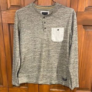 Nomad Men’s Shirt Size Medium Color Gray, Pre-owned, Excellent Condition. $25.